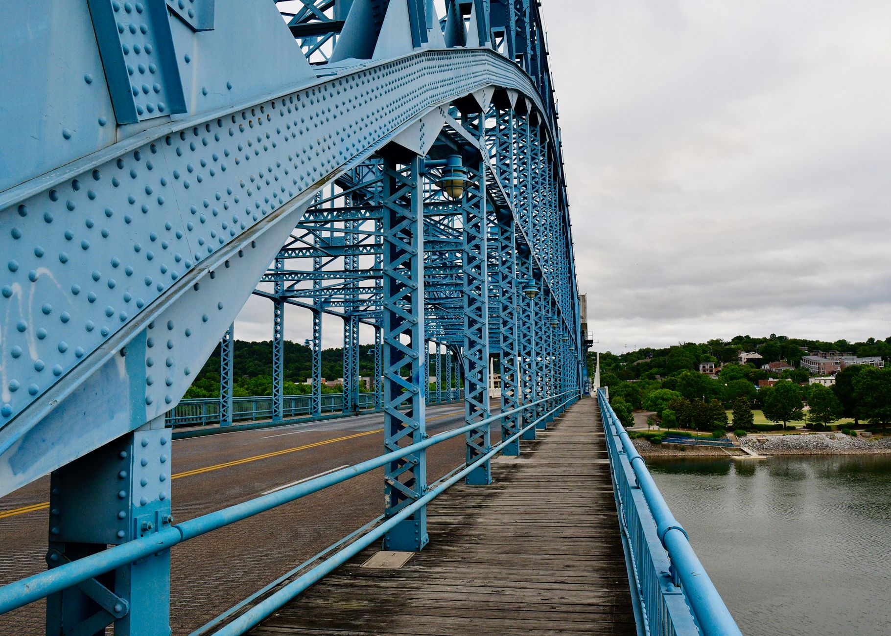 The Walnut Street Bridge spanning the Tennessee River